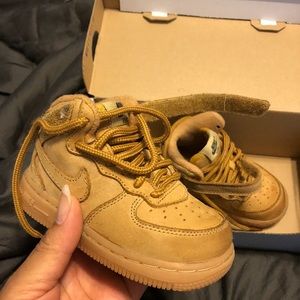 Toddler shoes size 7